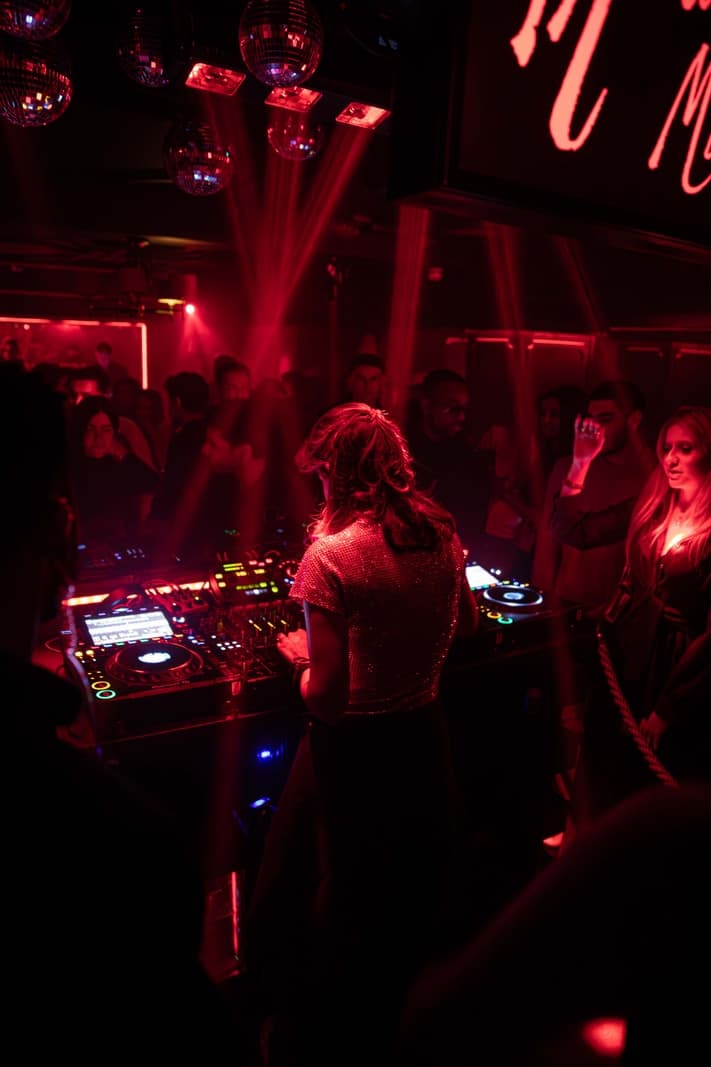 The Mayfair Bar-to-Club Crawl: How to Plan Your Night Across Three Venues