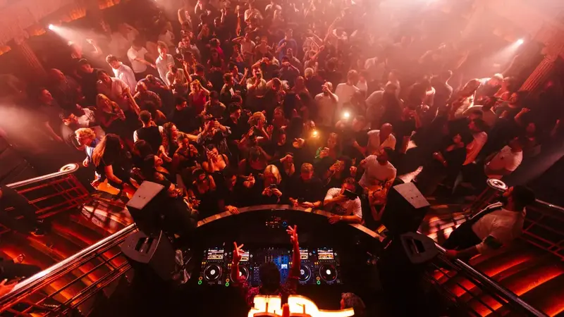 Lio Club London FAQ and Bookings - Lio Club Dress Code, Table Prices, and More