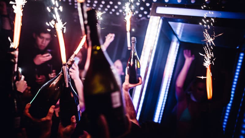 What is the Club Age Limit in England: The Ultimate Guide for Stress-Free Clubbing