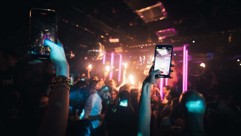 What Time Should I Arrive at a Club in London?